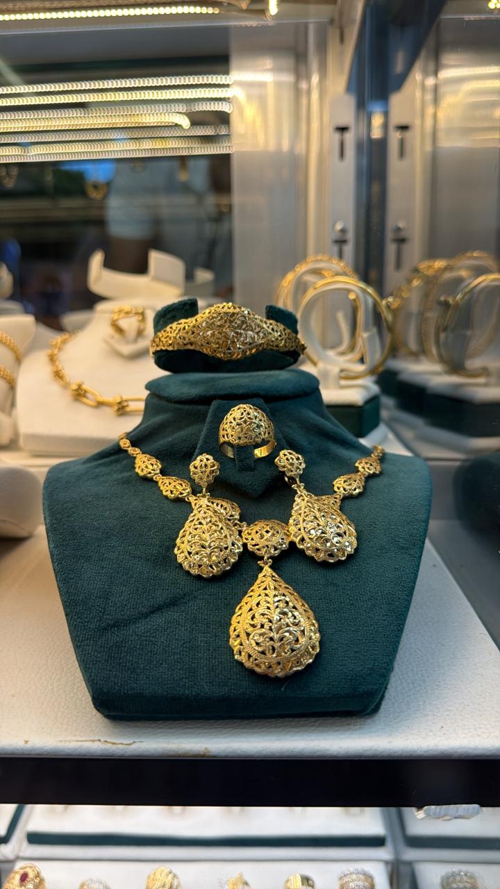 Parure or