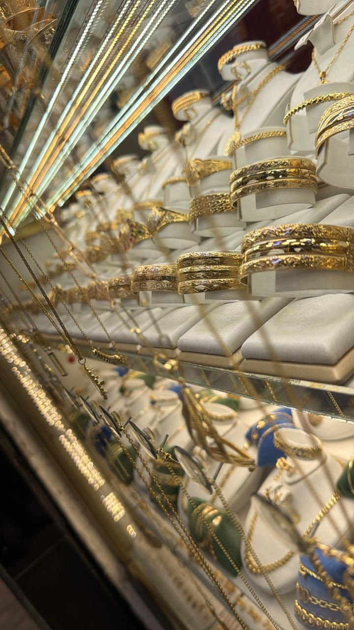 Parure or